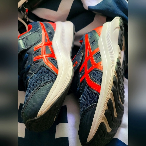 Girls running shoes - Picture 3 of 14